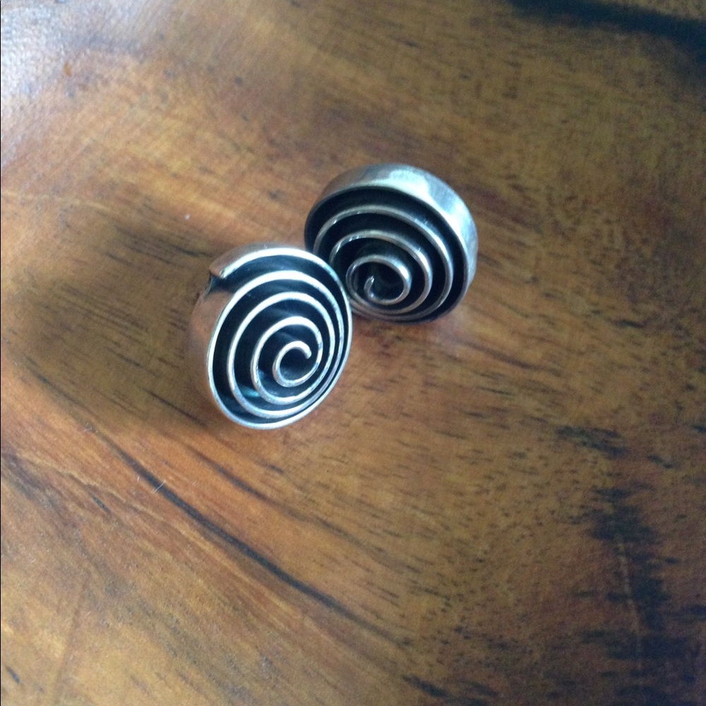 Mexican mandala stud earnings