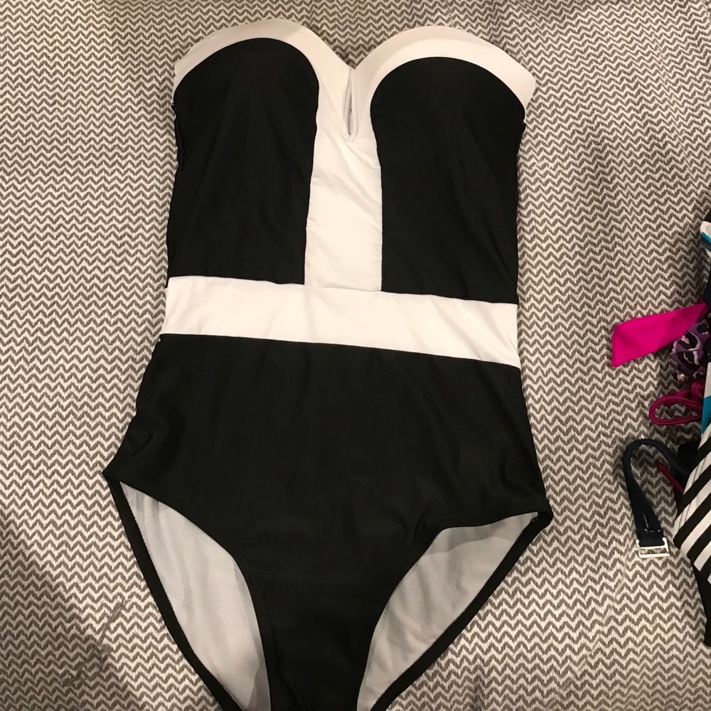 One pc swimsuit