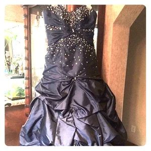 SOLDDD.. Mori Lee size 10