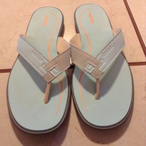 🐳Reebok Flip Flops🐳