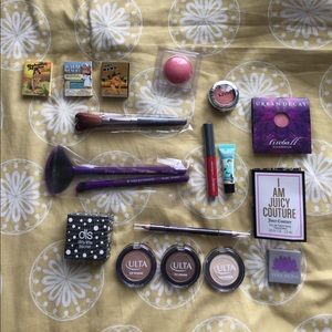 Makeup bundle