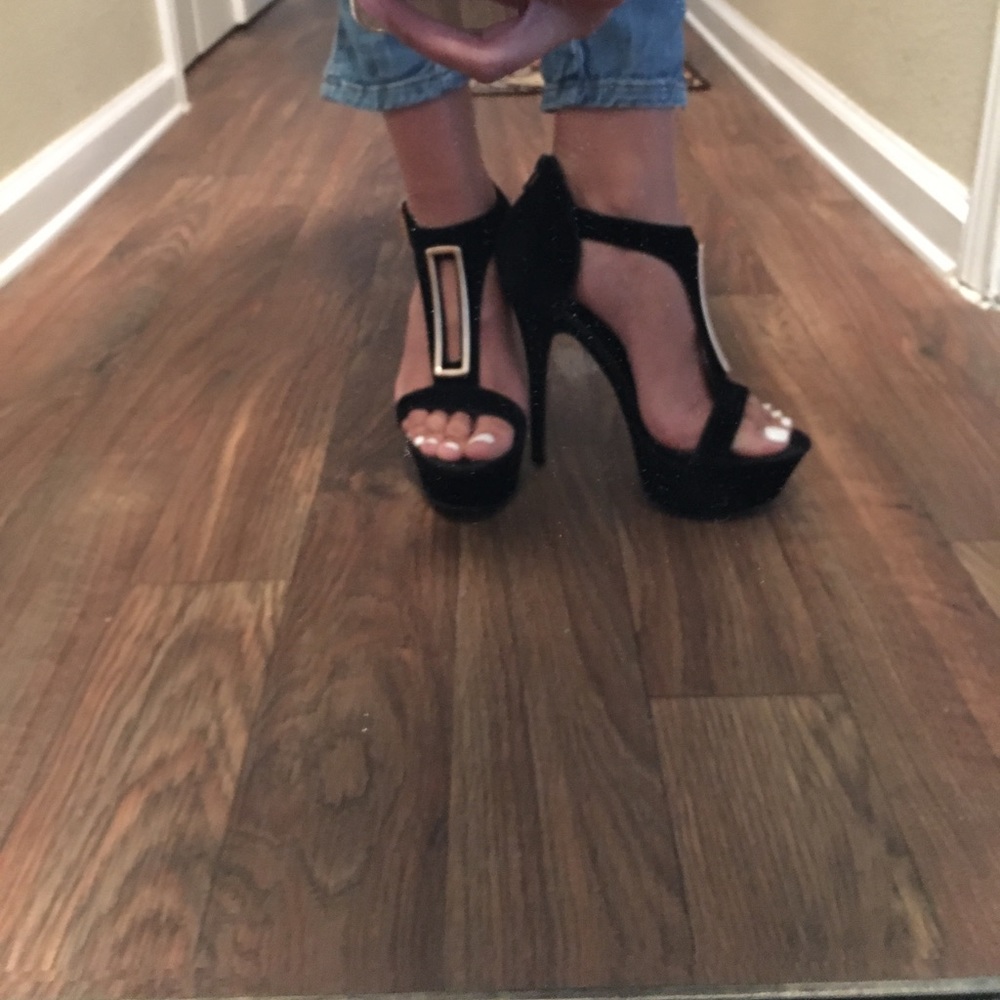 Black Pumps Size 8 👠