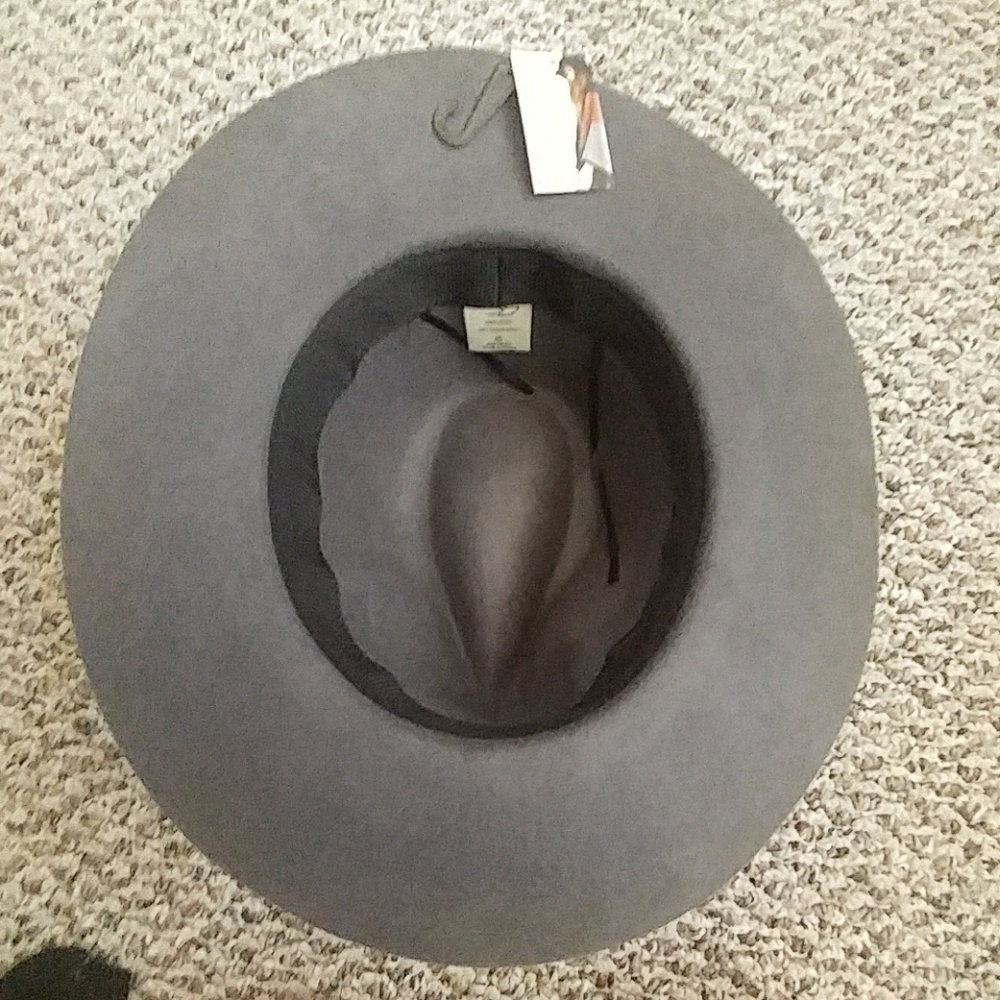 Wool hat - Picture 2 of 4
