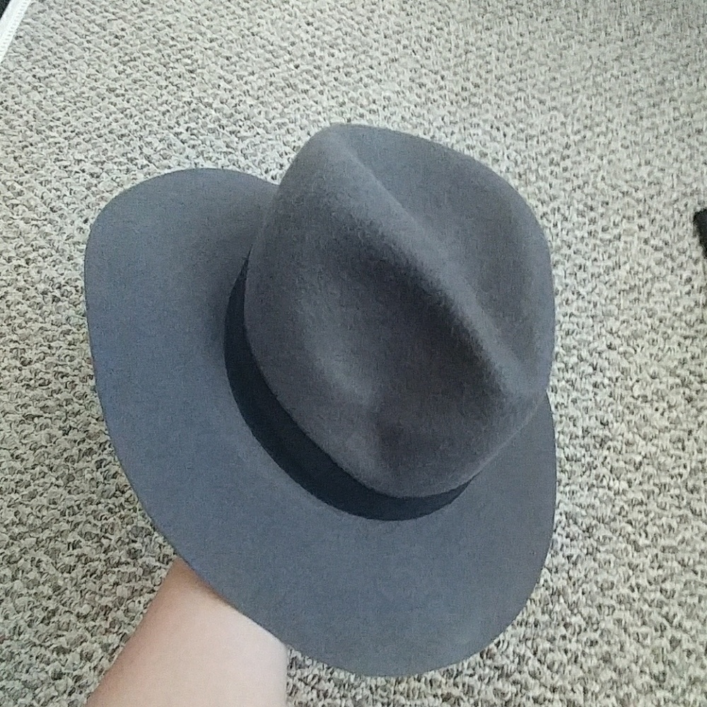 Wool hat - Picture 3 of 4