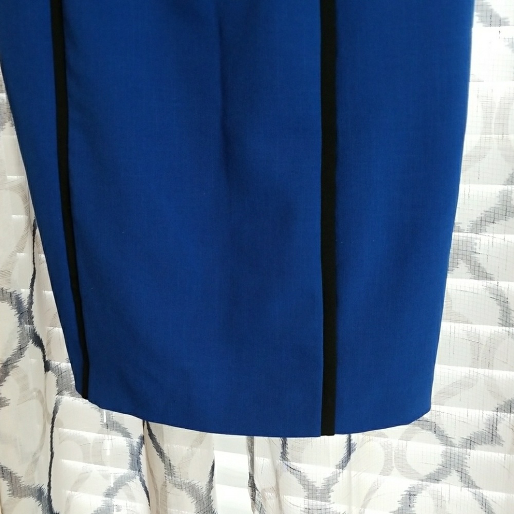 Dress - Picture 4 of 6