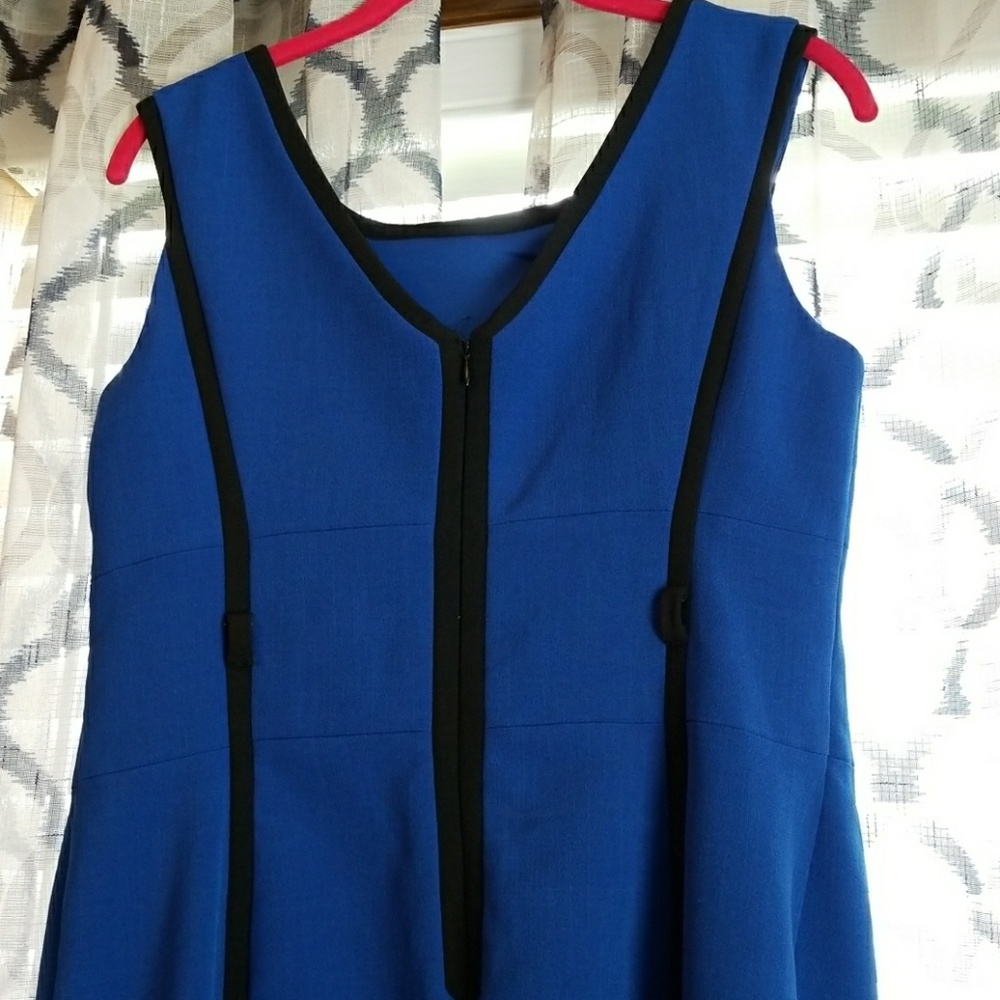 Dress - Picture 5 of 6