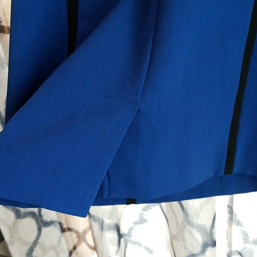 Dress - Picture 6 of 6
