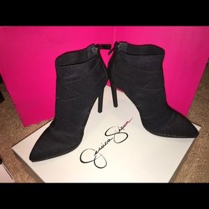 Ladies 6.5 size booties!!
