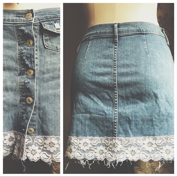 Skirt Love Birds Button Down Altered Skirt
4XHPπ΅π΅π΅π΅ - Picture 6 of 8