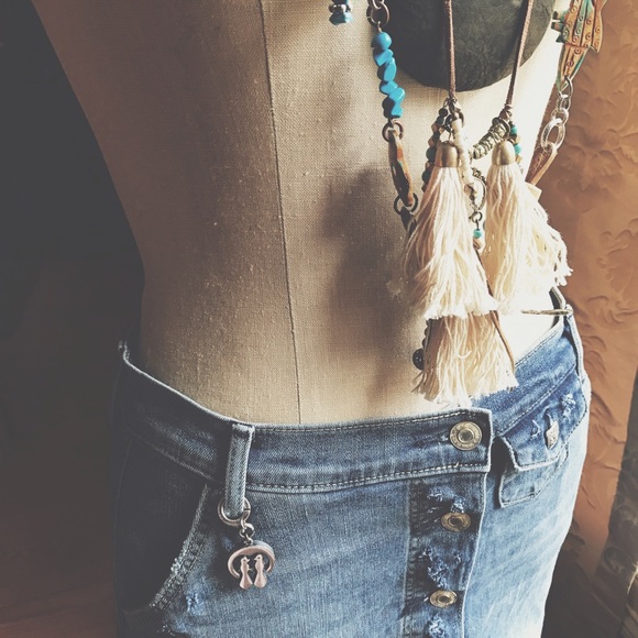 Skirt Love Birds Button Down Altered Skirt
4XHPπ΅π΅π΅π΅ - Picture 3 of 8