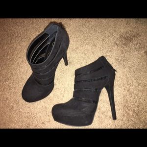 Jessica Simpson heels!