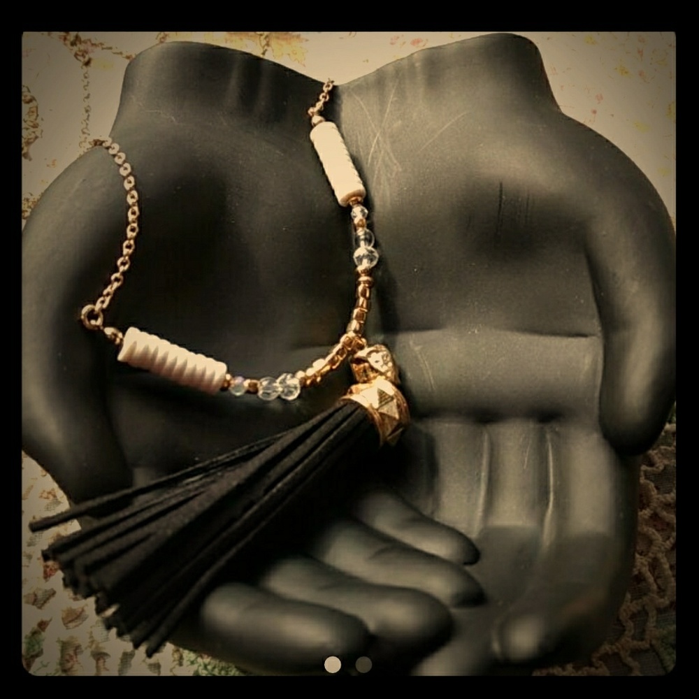 Loooong tassel necklace