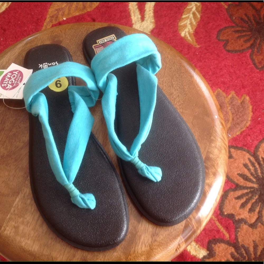 NWT Sanuk Yoga Triangle Sandals - Picture 3 of 5