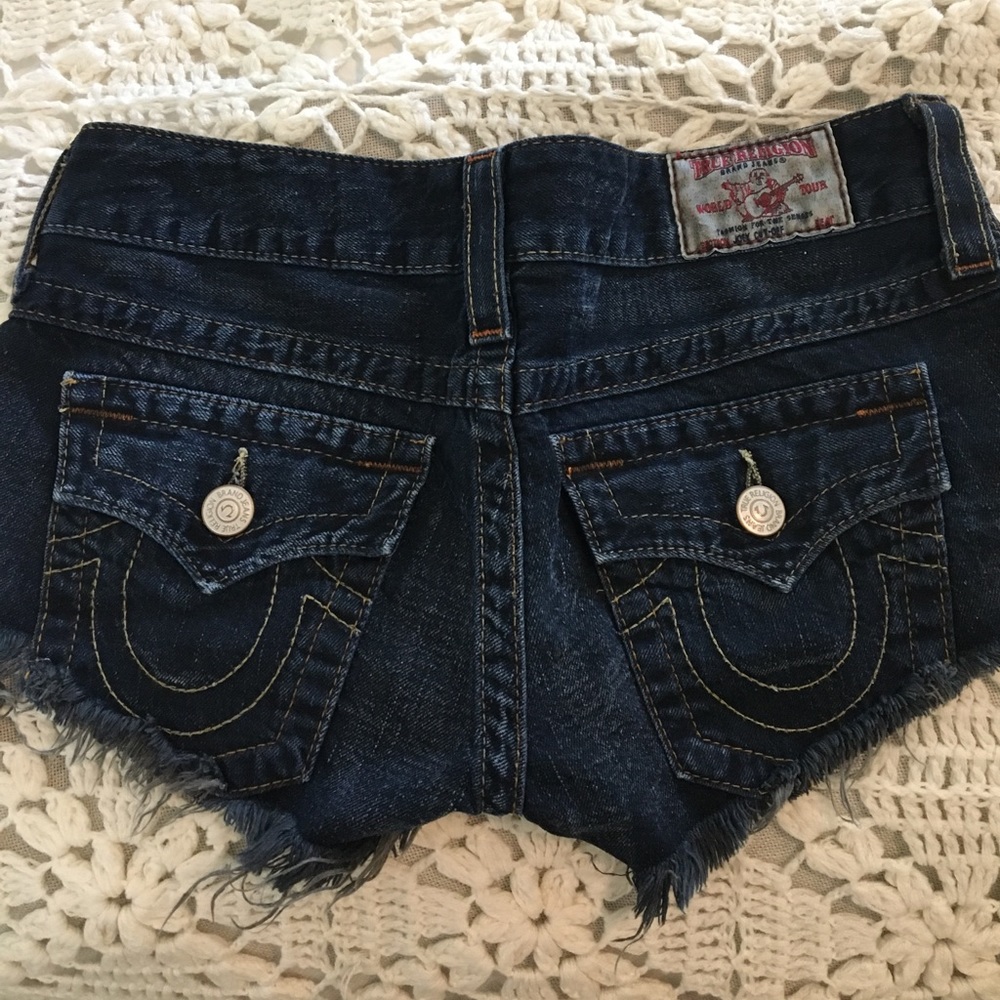 Authentic~ TRUE RELIGION cut off denim shorts