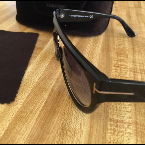 Tom Ford Sunglasses - Picture 3 of 4
