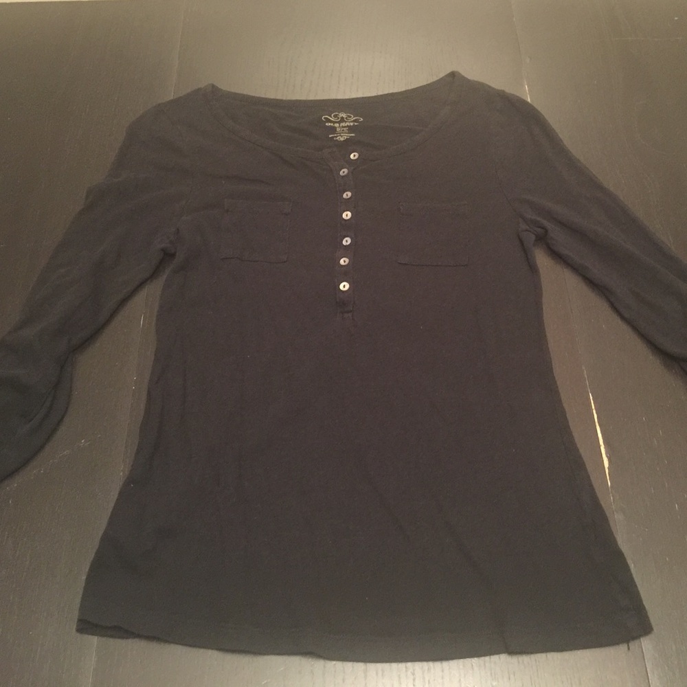 Old Navy long sleeve t-shirt