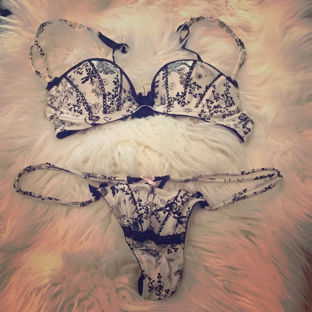 VS **Sexy Little Things** Set