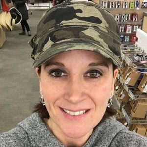 Meet your Posher, Sheila