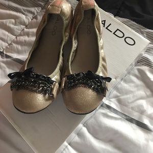 ALDO GOLD/BLACK FLATS