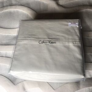 ✨Brand New Calvin Klein loose sheet