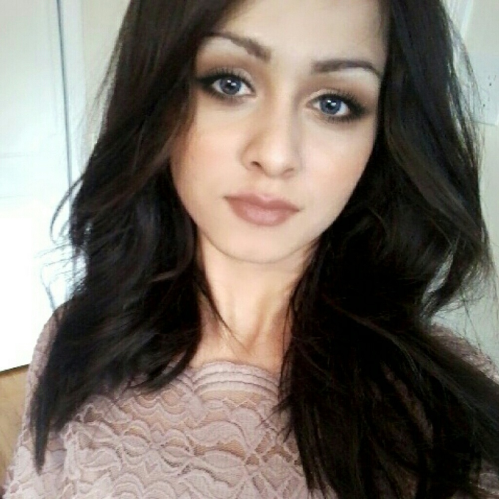 Meet your Posher, Fjoralba