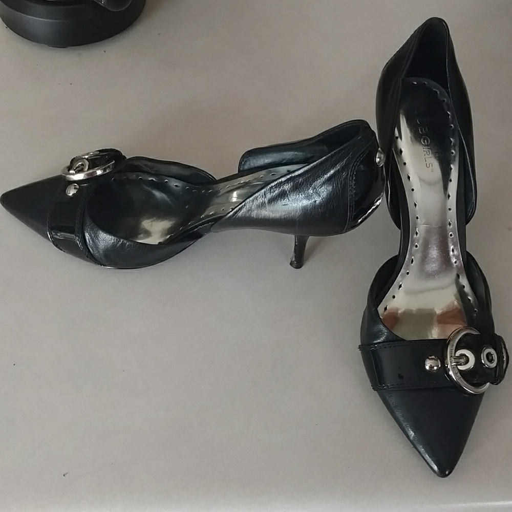 BCBG heels