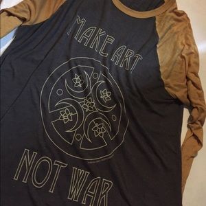 Obey tee