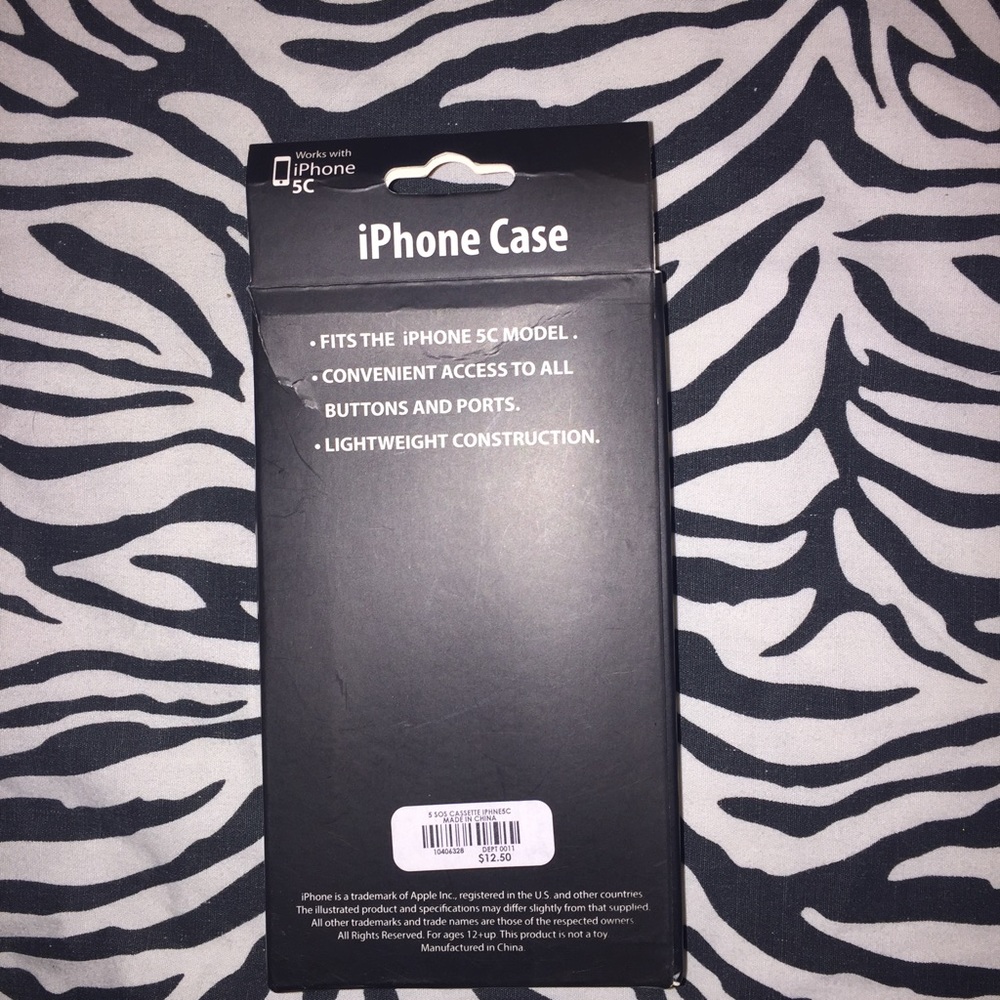 NWT 5SOS 5c IPhone case - Picture 2 of 2