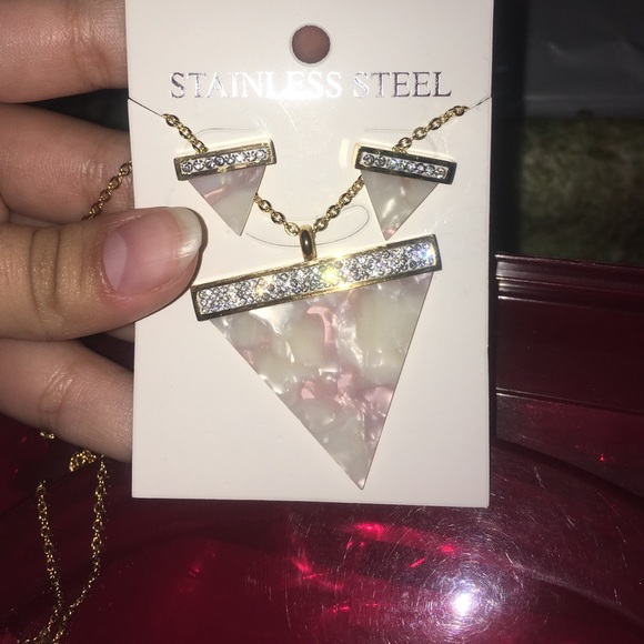 Triangle set-earrings and necklace . - Picture 3 of 3