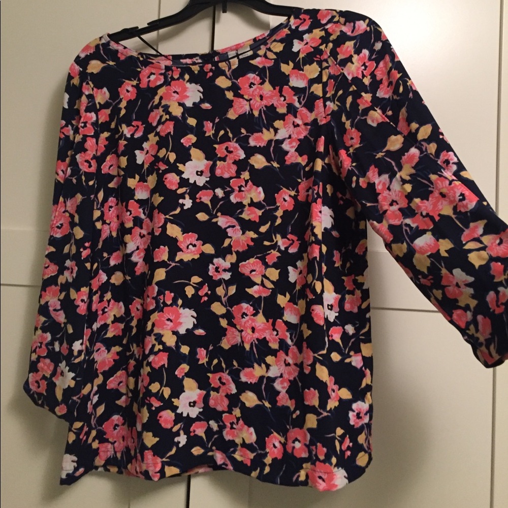 Pink flowered top