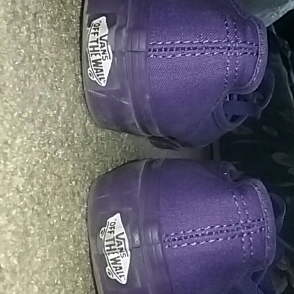 Purple vans - Picture 2 of 4