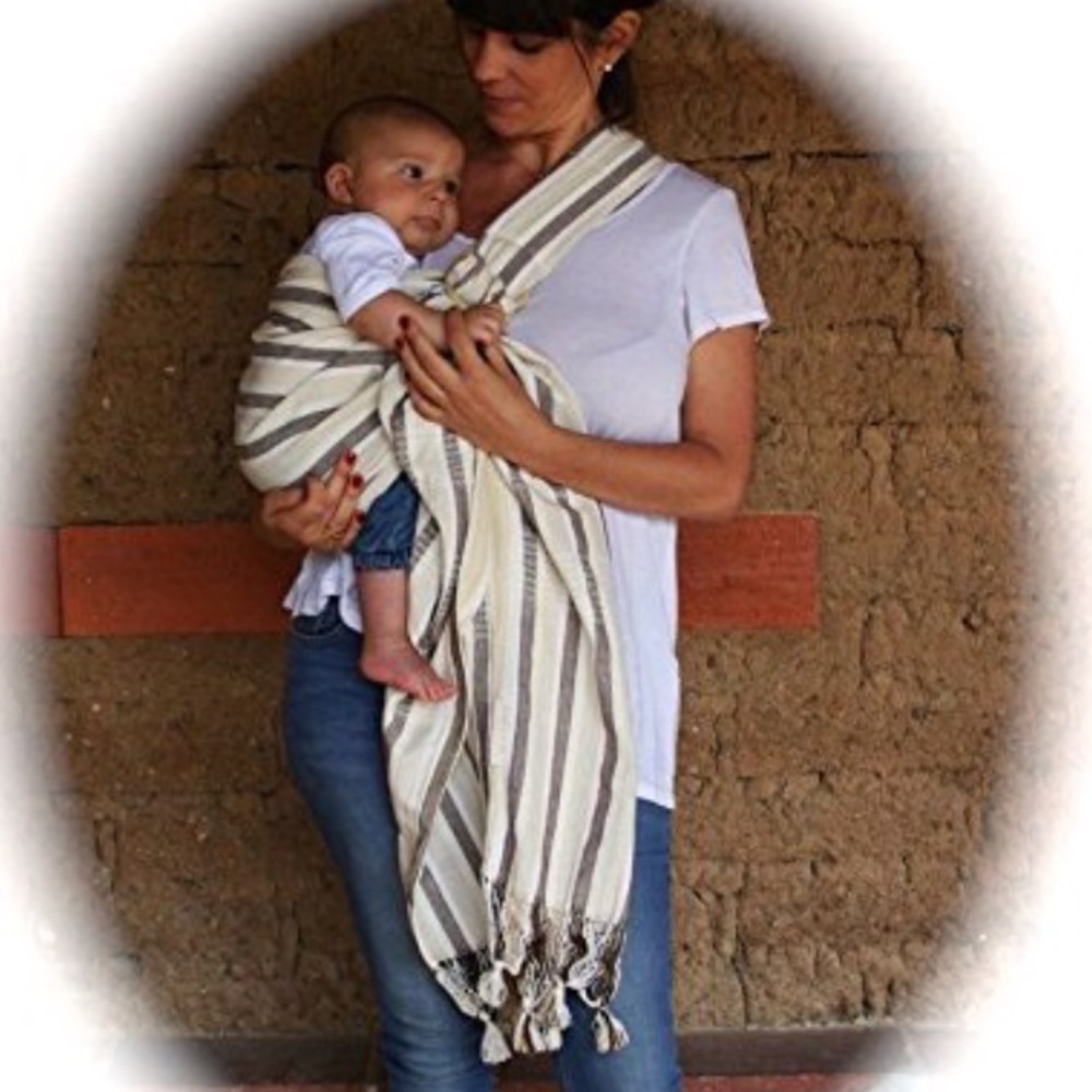 Beautiful baby wrap from madreluz.com
