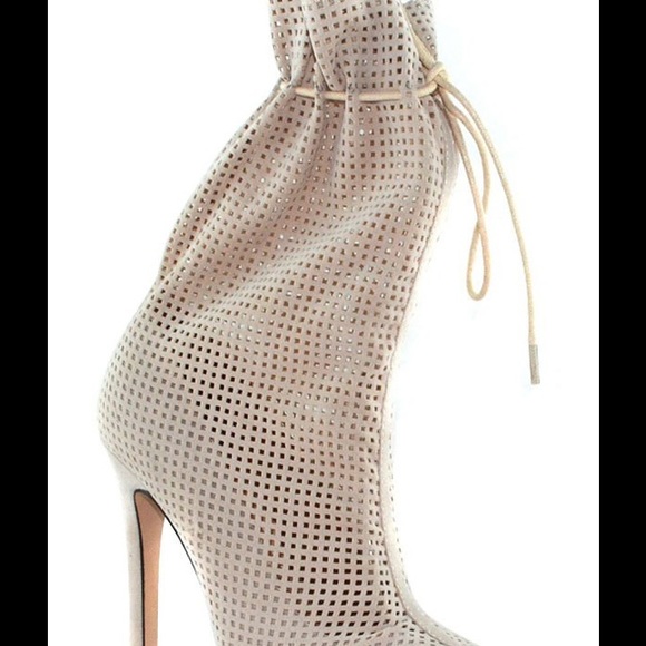 Shoes - Picture 1 of 2