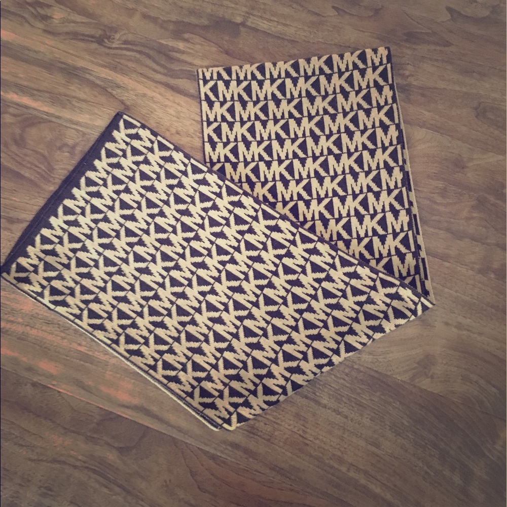 Michael Kors scarf