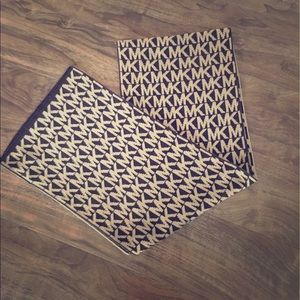 Michael Kors scarf