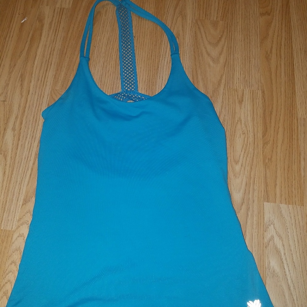 Forever 21 active shirt size small