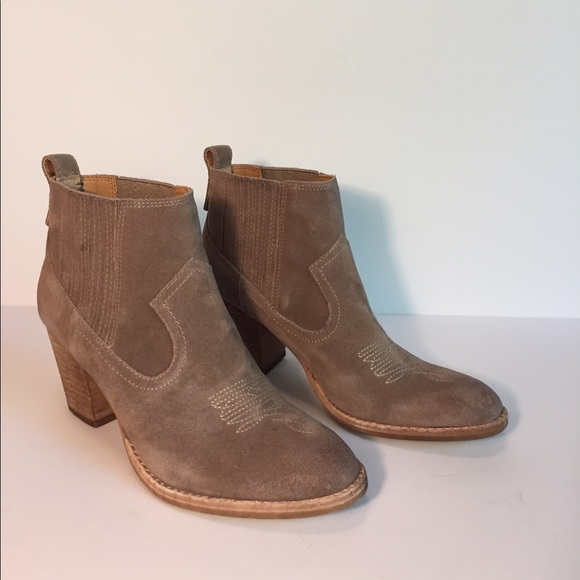 **SOLD** NIB Dolce Vita Jones suede boot Sz 7.5 - Picture 2 of 8