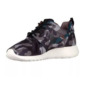 Nike Roshe One Grey Camo print rosherun 6/6.5