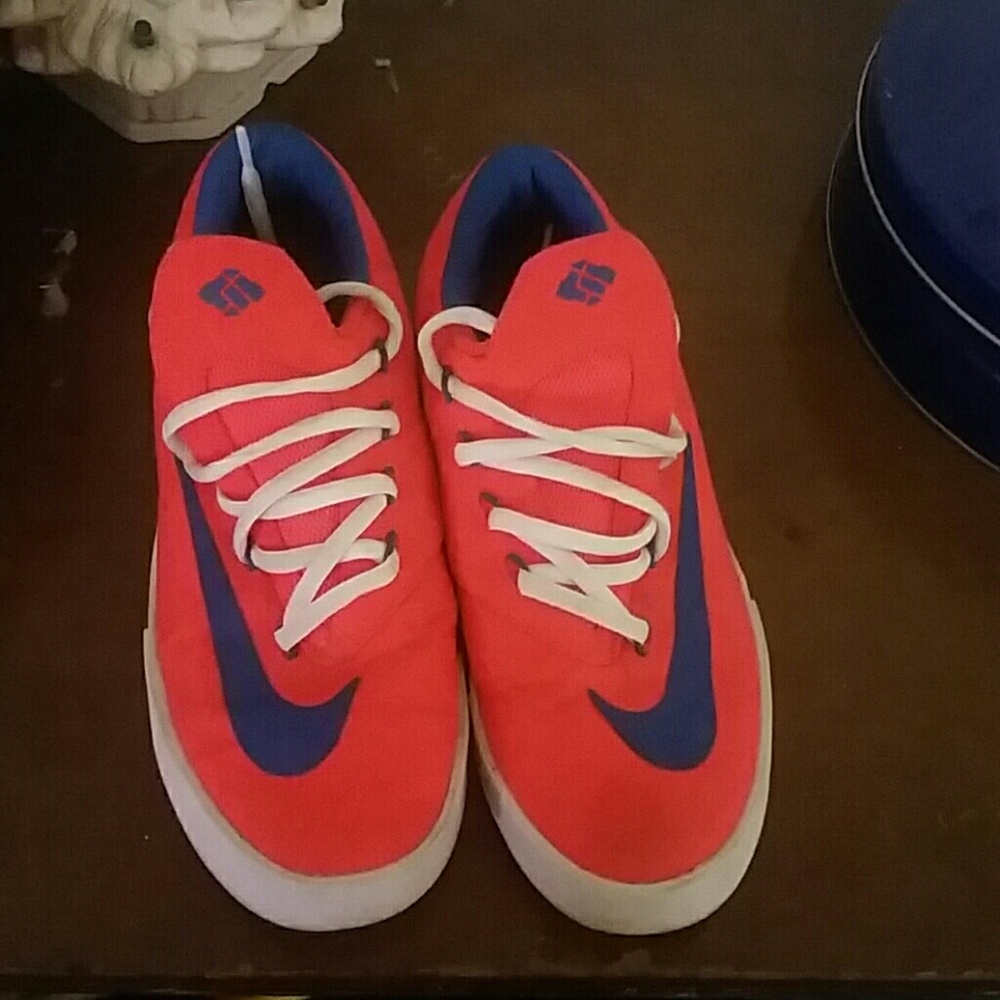KD low-top shoes.