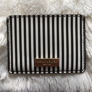 Henri Bendel card case black and white
