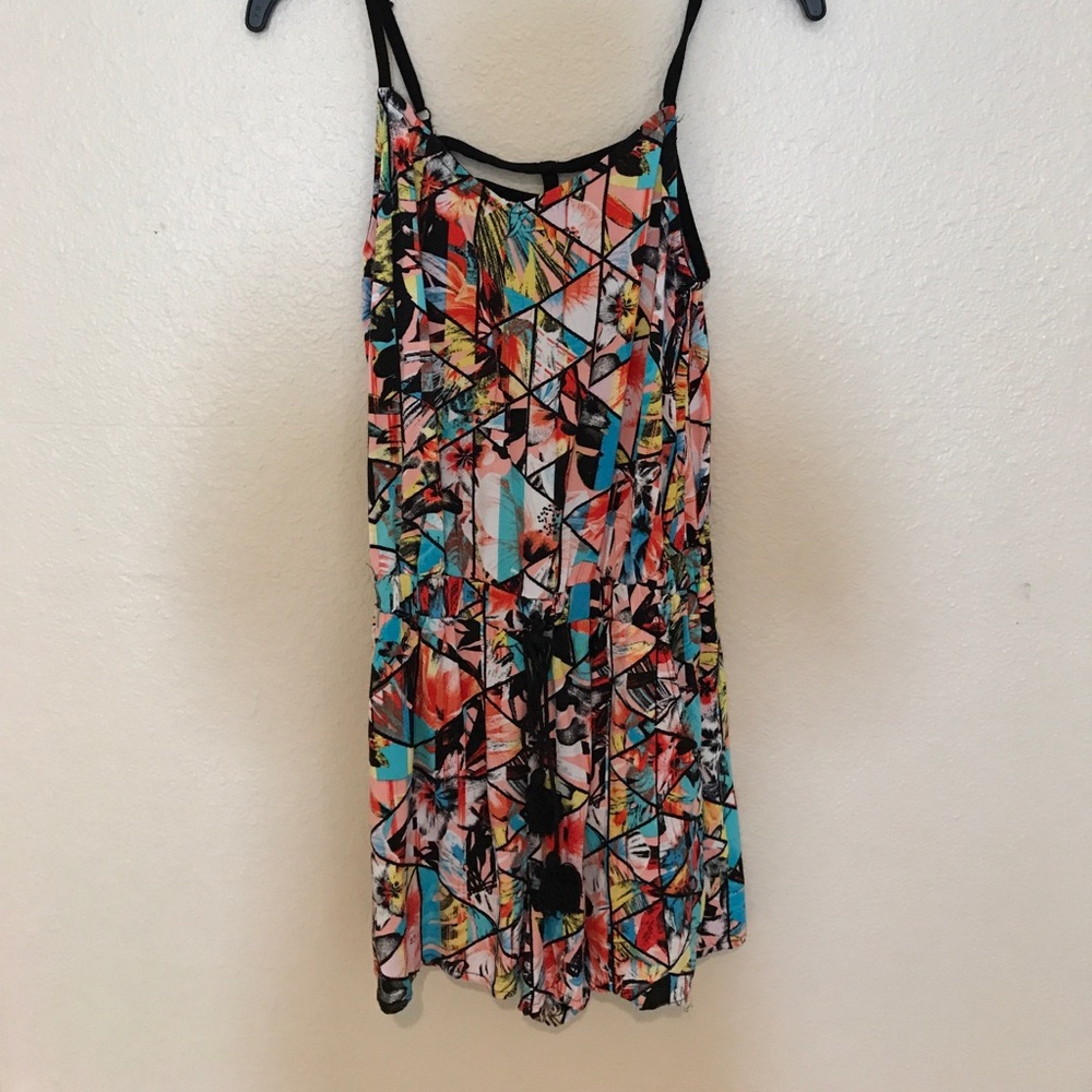 Very cute printed romper with Adjustable Straps!!