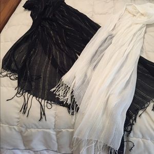 Light weight scarves