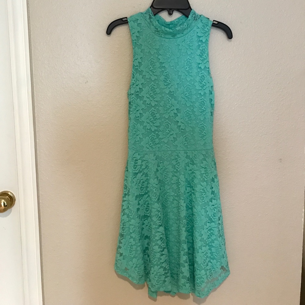Beautiful turquoise lace dress!!