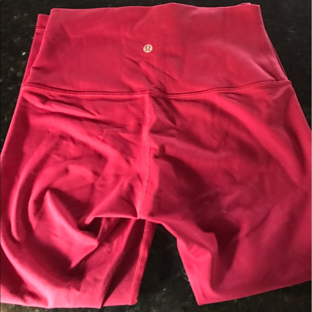 Lululemon crops