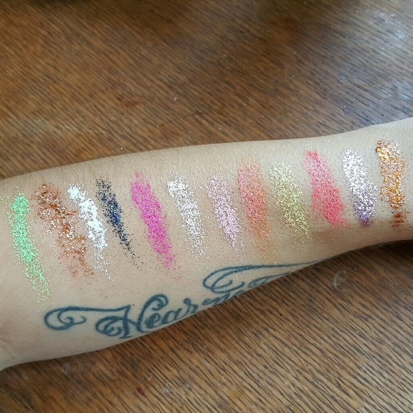 SALE 12 Pc Pressed Glitter Palette - Picture 3 of 3