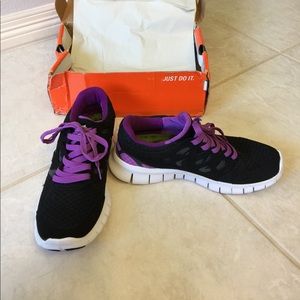 NWB Nike Free Run Black & Purple 7.5