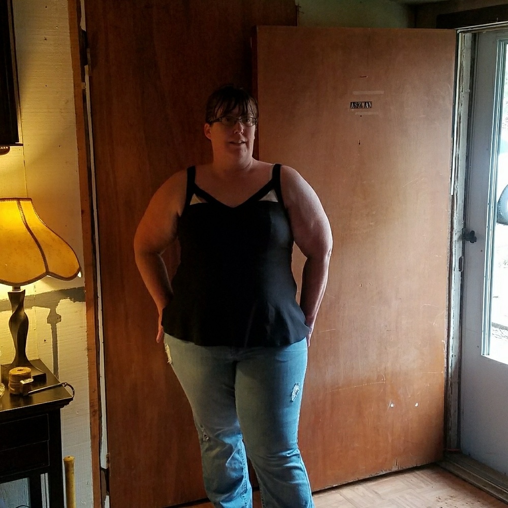 Black cutout body con tank