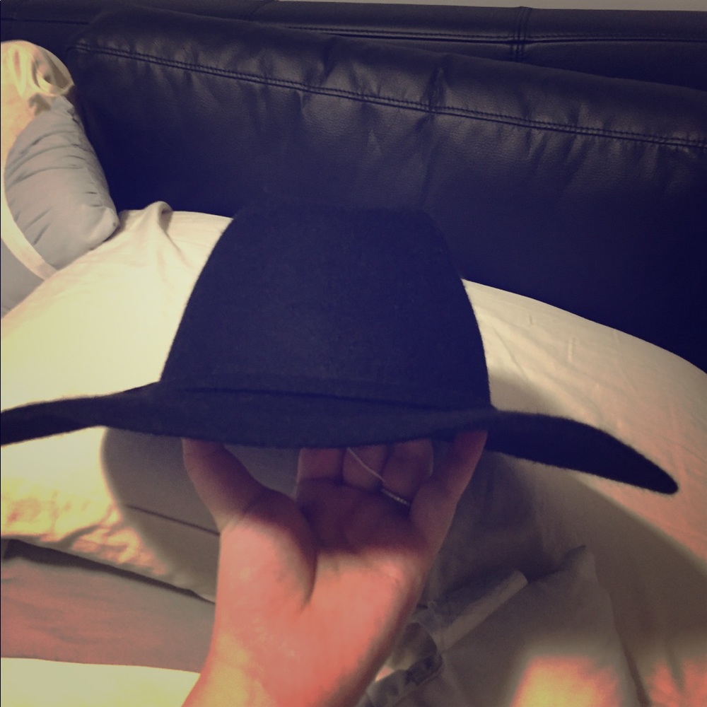 Black felt hat