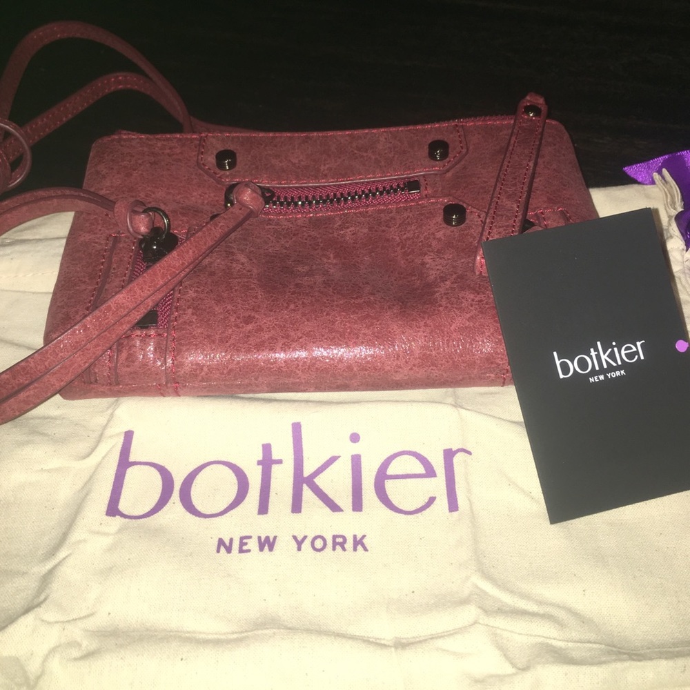 🎉HP‼️🎉Botkier Logan Convertible Wristlet