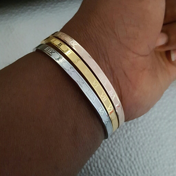 ROMAN NUMBER LOVE BRACELET - Picture 3 of 3